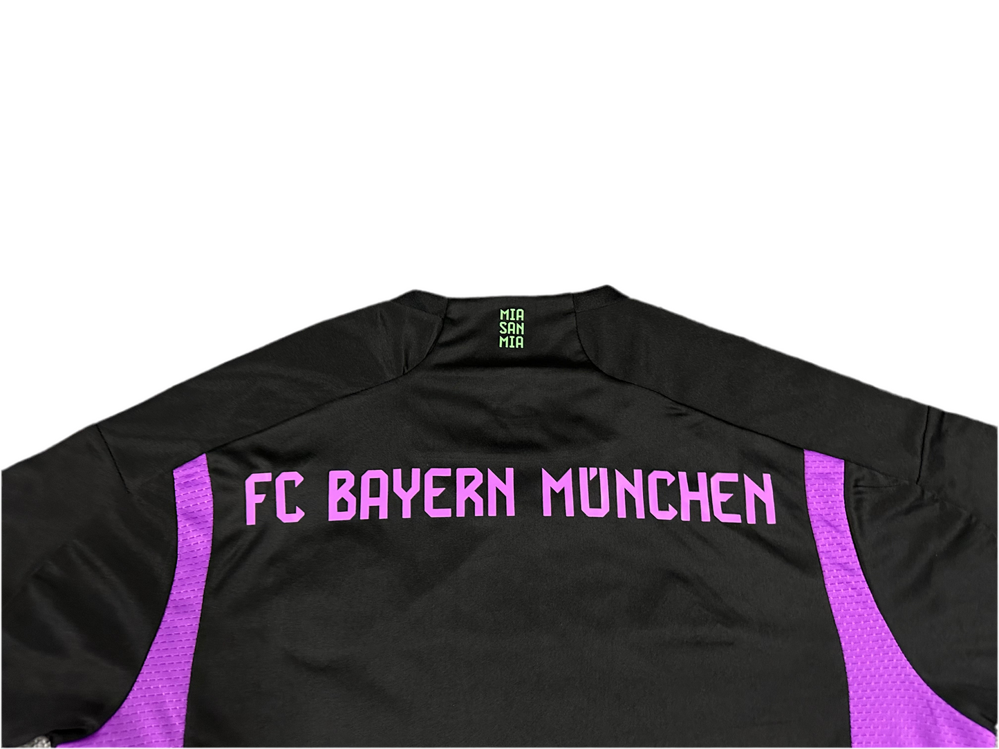 Bayern Munich Replica Jerseys/Kits