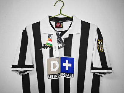 Juventus Replica Jerseys /Kits