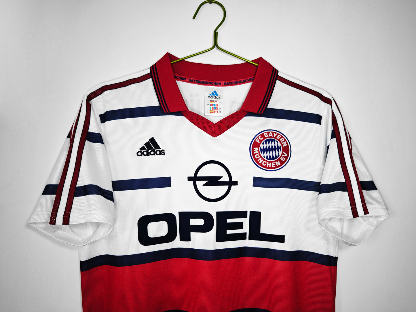 Bayern Munich Replica Jerseys/Kits