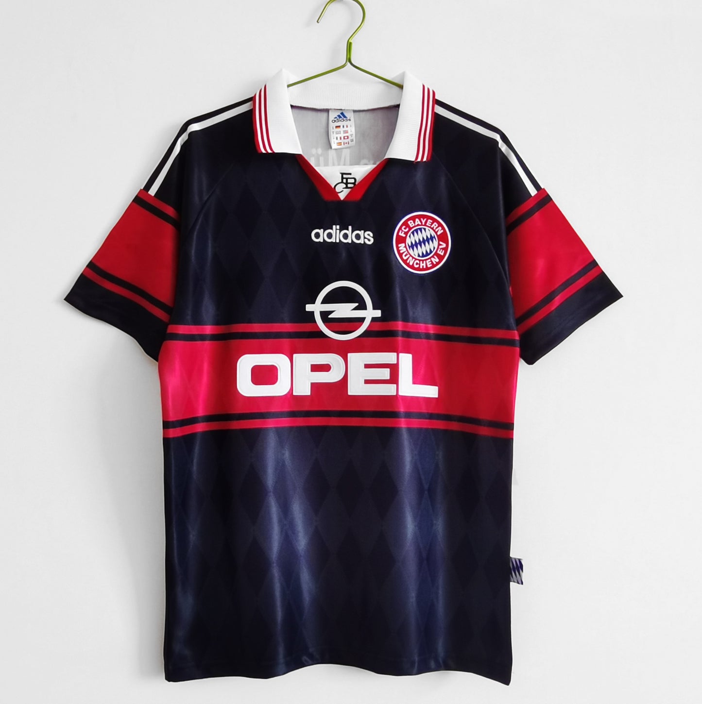 Bayern Munich Replica Jerseys/Kits