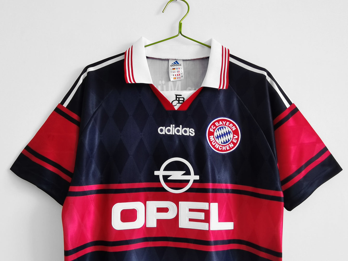 Bayern Munich Replica Jerseys/Kits