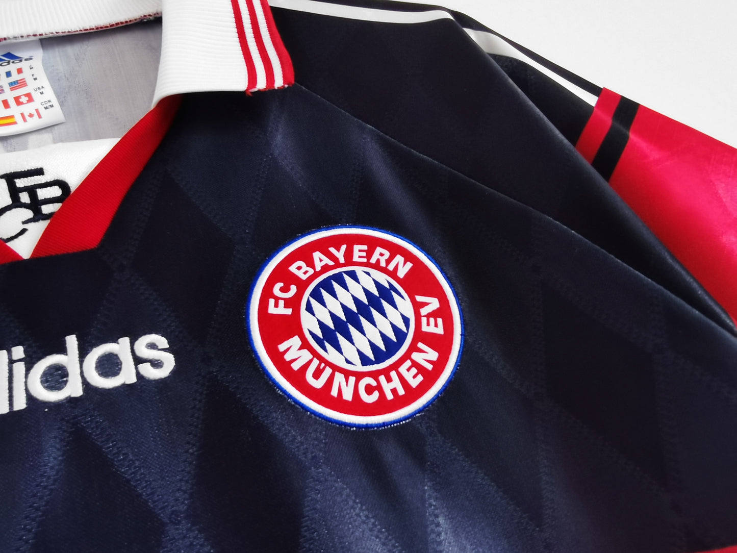 Bayern Munich Replica Jerseys/Kits