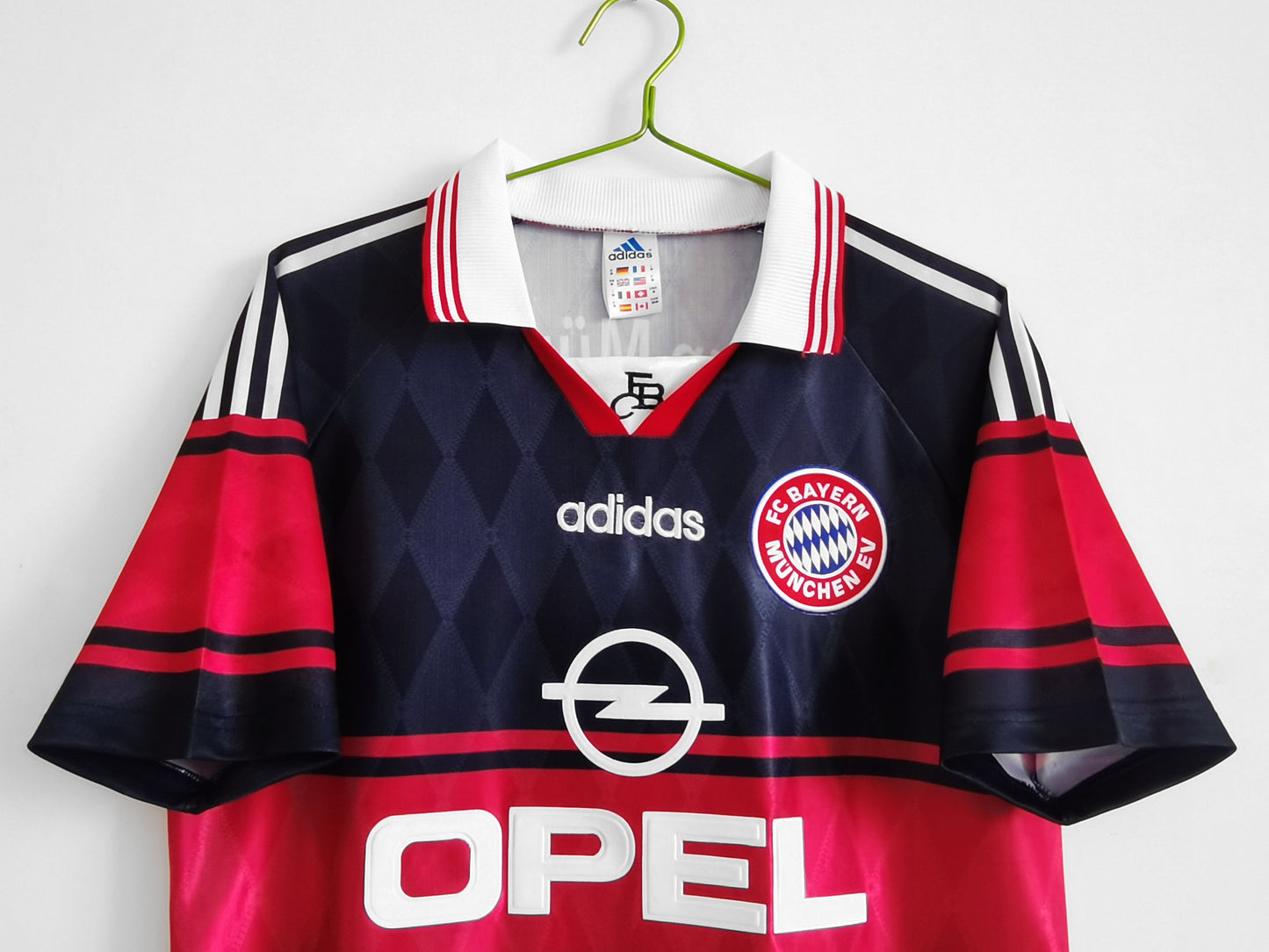 Bayern Munich Replica Jerseys/Kits