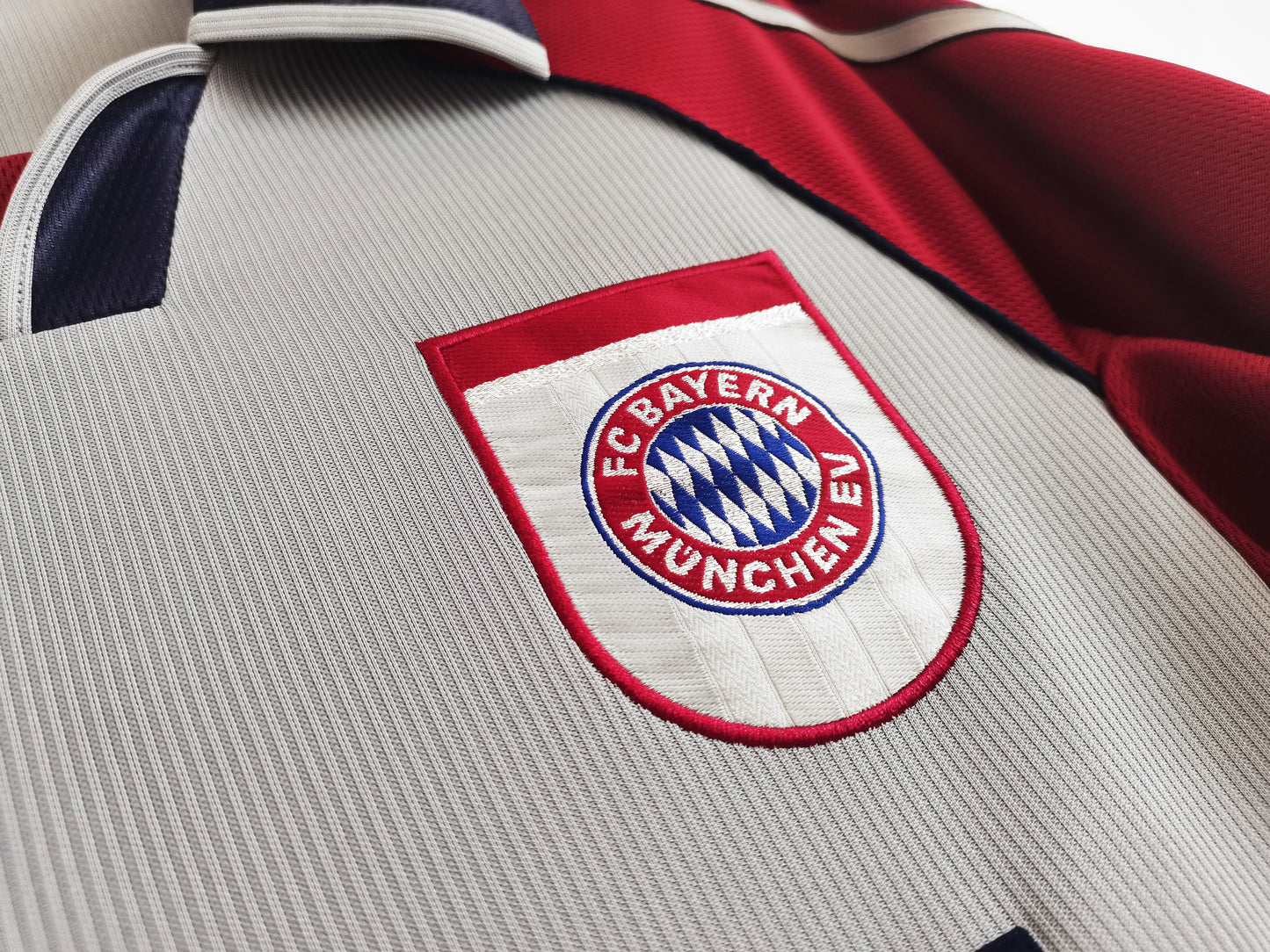 Bayern Munich Replica Jerseys/Kits