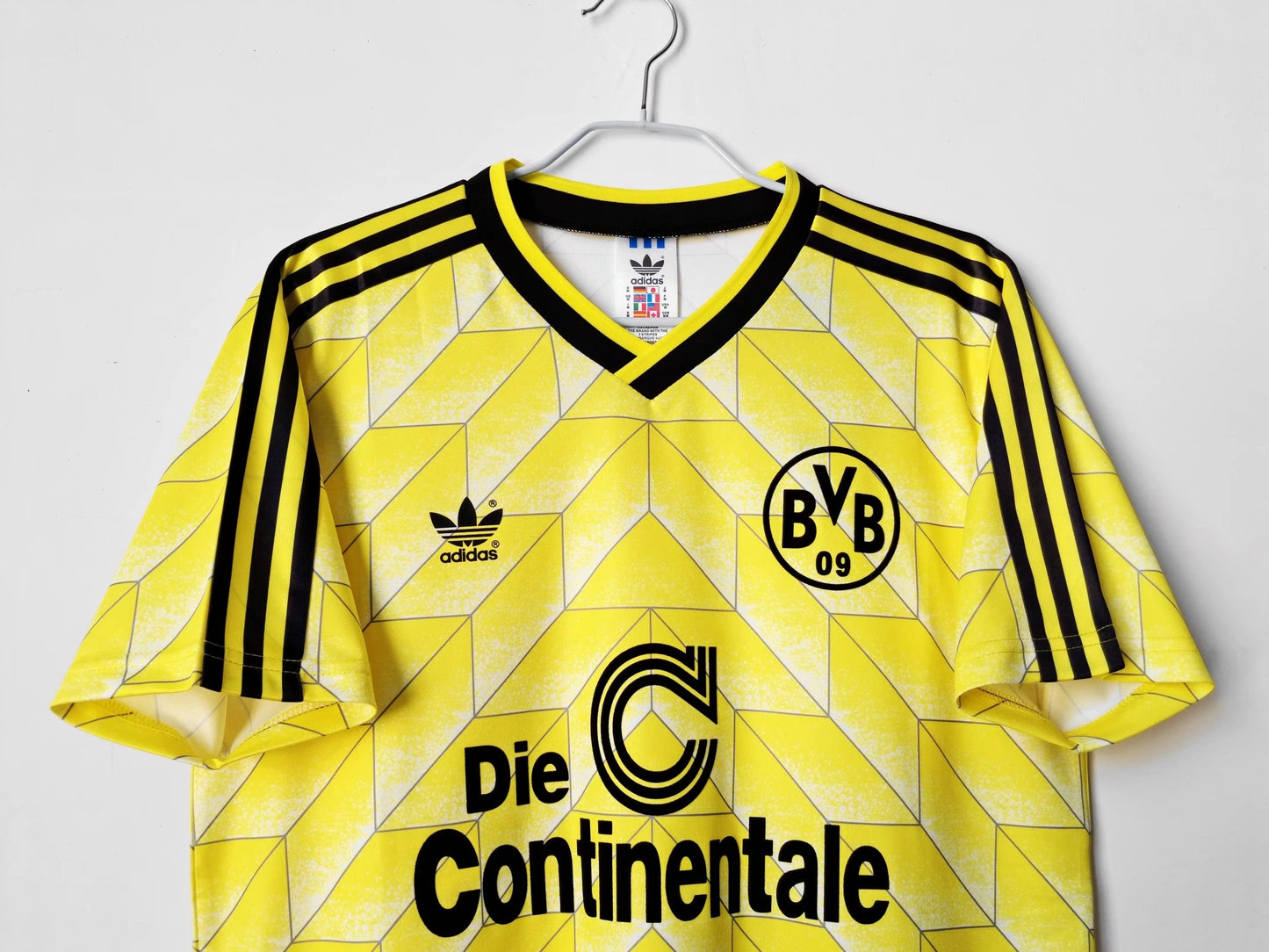 Borussia Dortmund Replica Jerseys/Kits