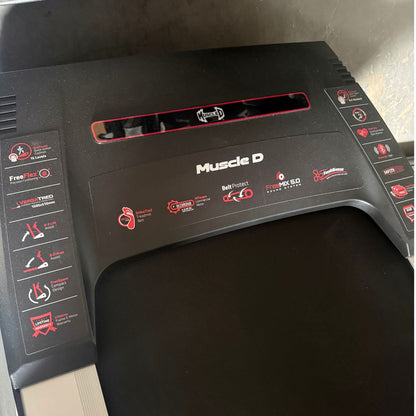 Cinta de correr comercial ligera - Muscle D Fitness - Pantalla LED - Monitor de frecuencia cardíaca - Portavasos - Velocidad e inclinación ajustables